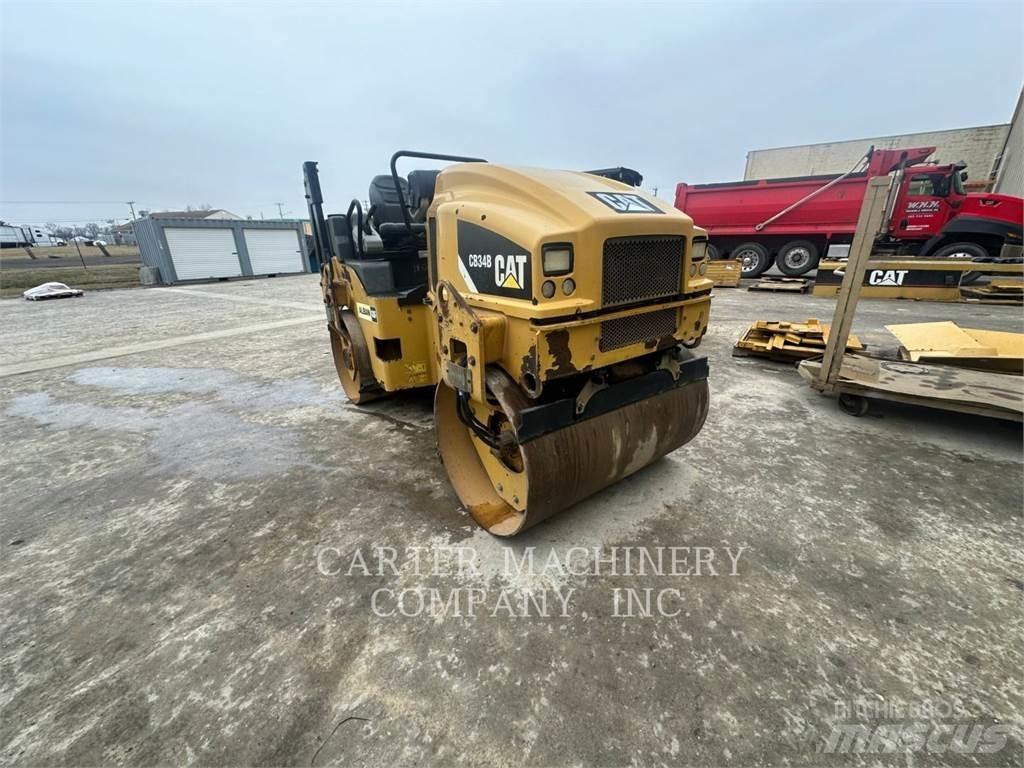 CAT CB34B Erdbauwalzen