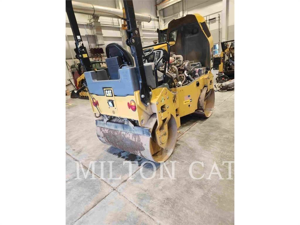 CAT CB34B Tandemwalzen