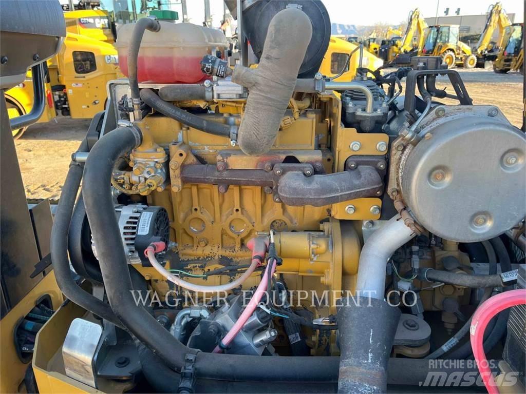 CAT CB34B Erdbauwalzen