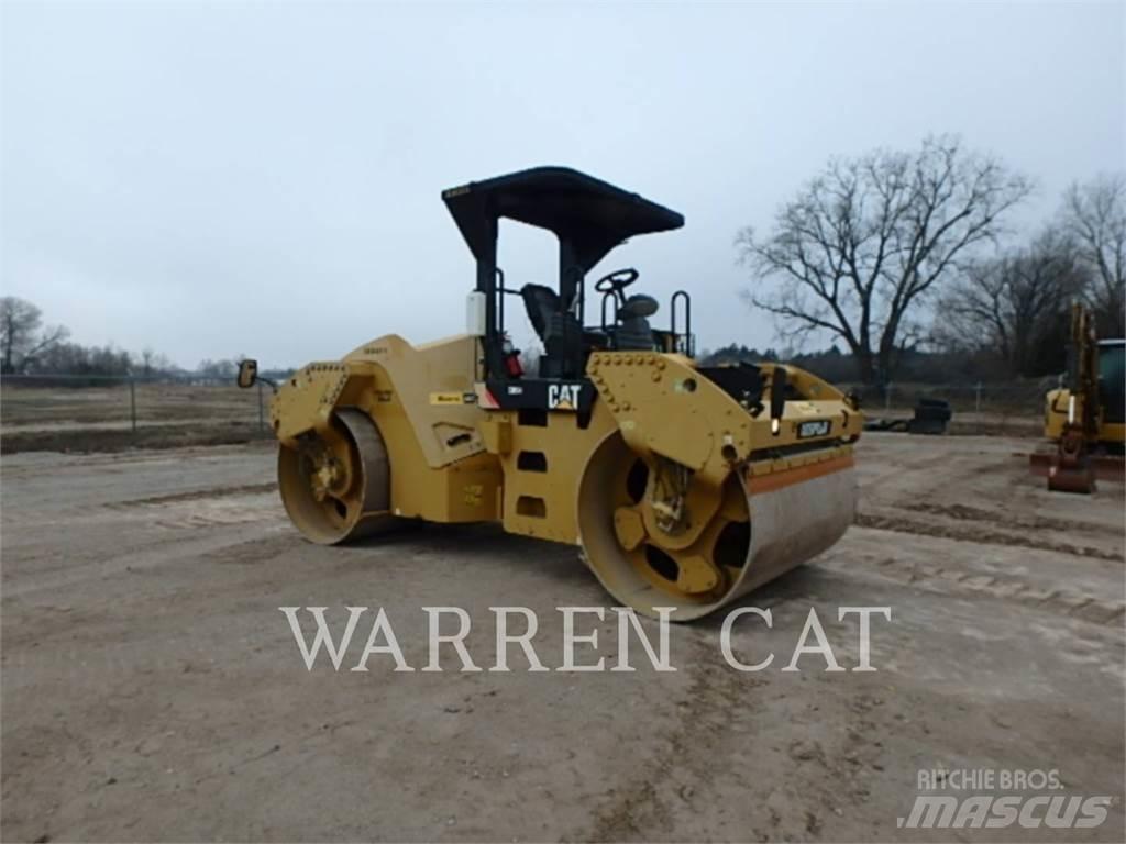 CAT CB64 Strassenfertiger