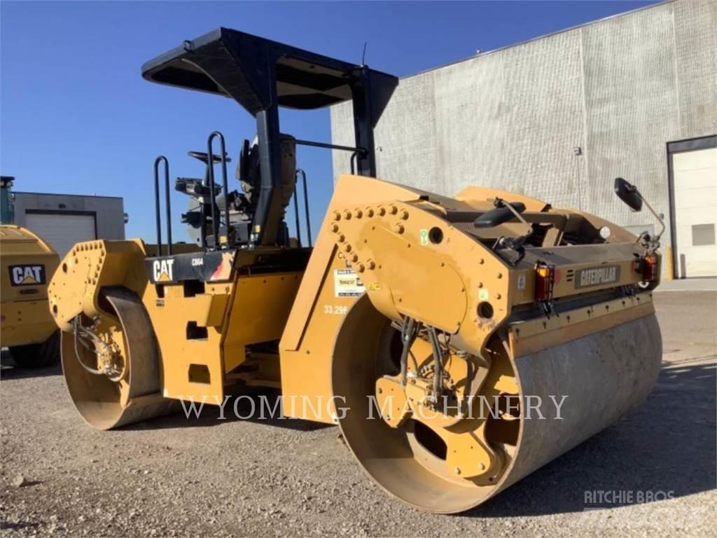 CAT CB64 Erdbauwalzen