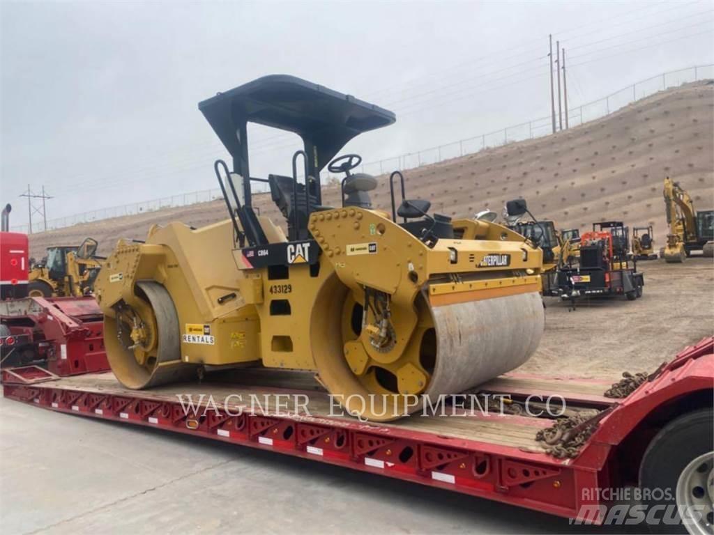 CAT CB64 Erdbauwalzen