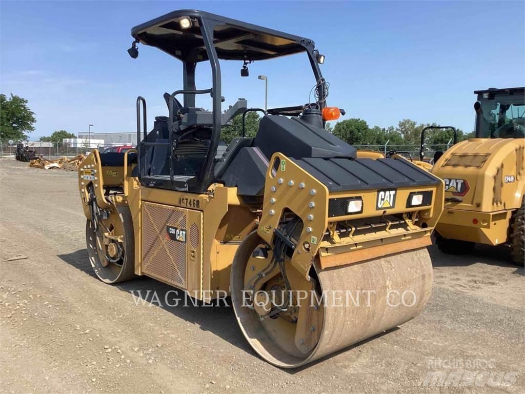 CAT CD8 Erdbauwalzen