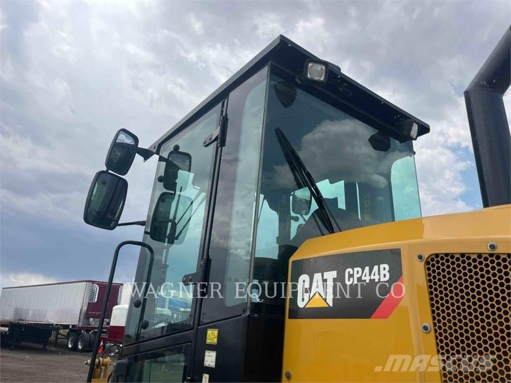 CAT CP44B Erdbauwalzen