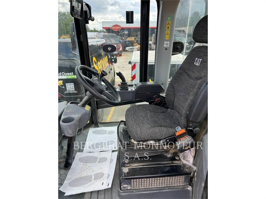 CAT CS74B 4F Erdbauwalzen