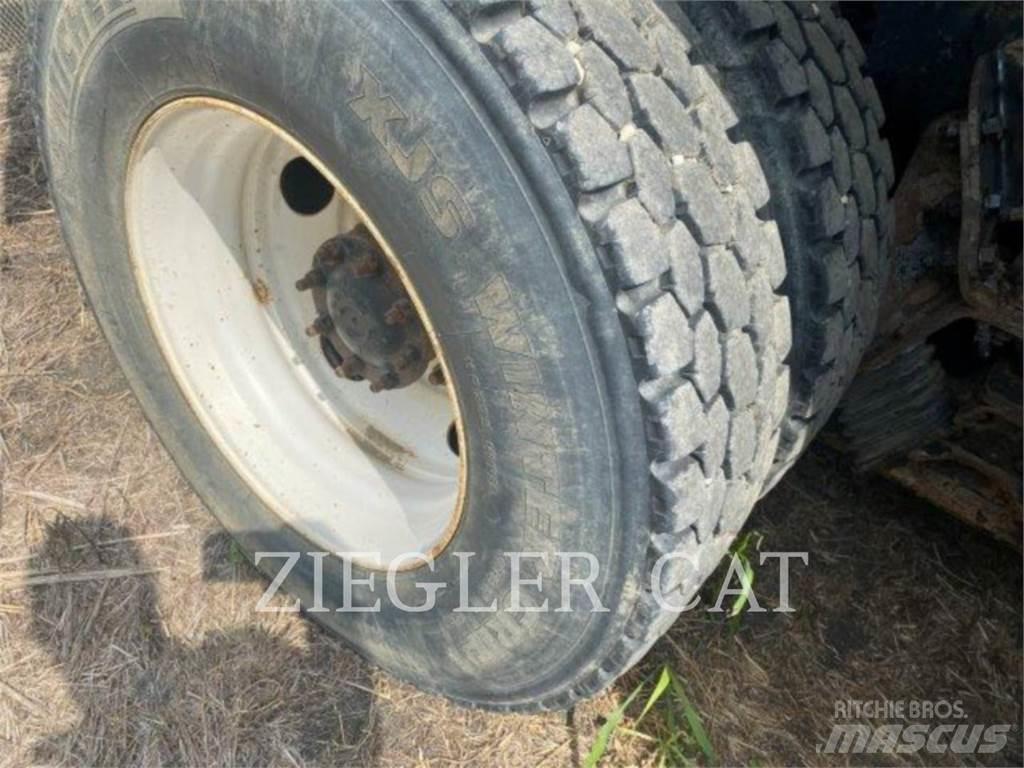 CAT CT681 Andere Fahrzeuge
