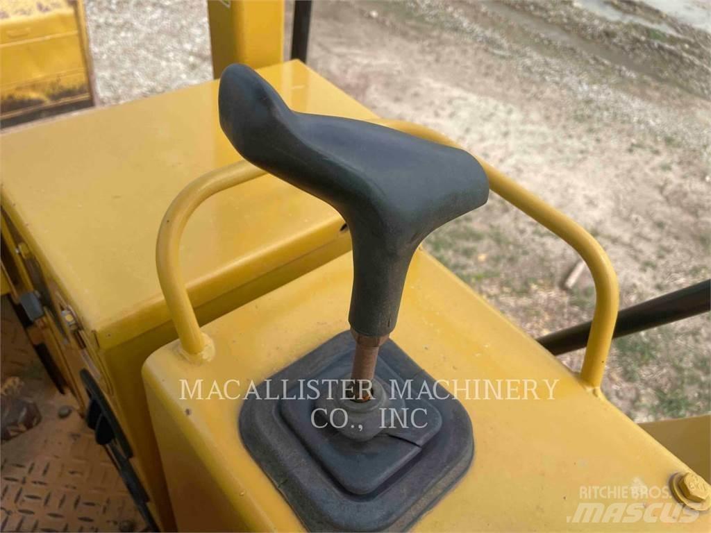 CAT D4C Bulldozer