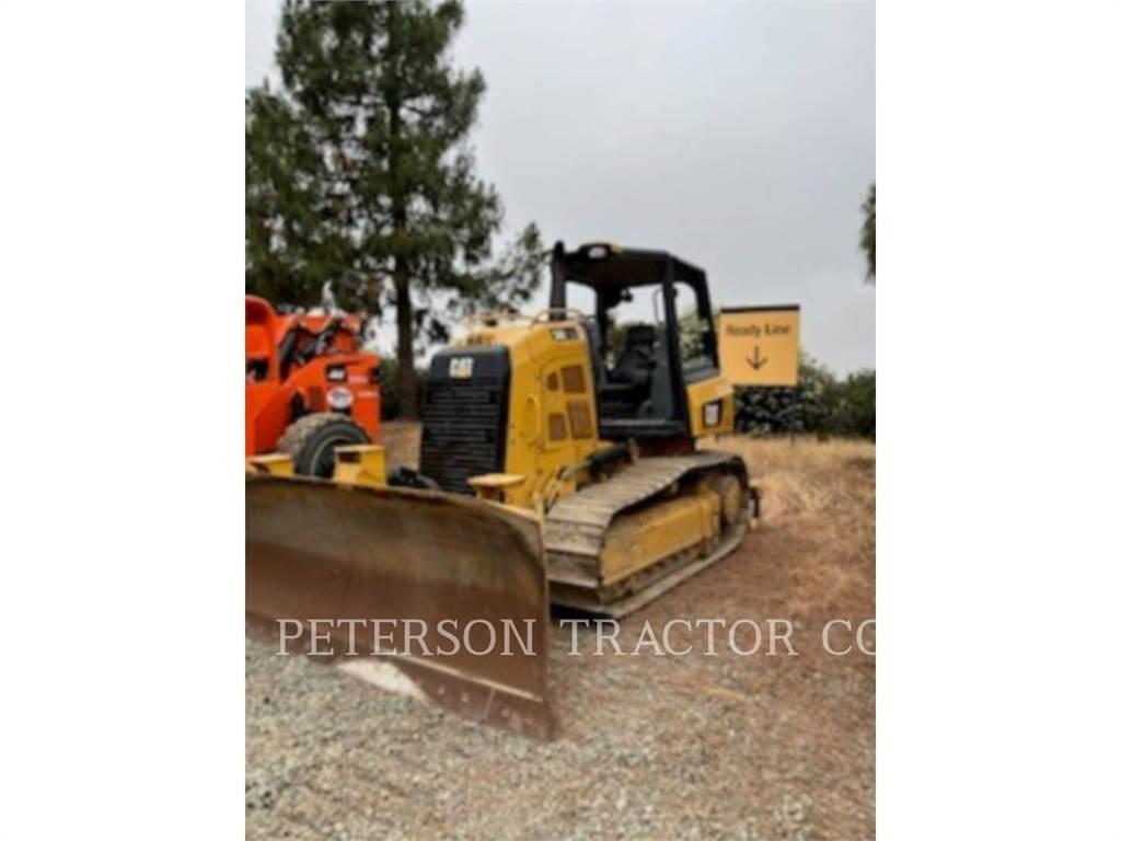 CAT D4K2 Bulldozer