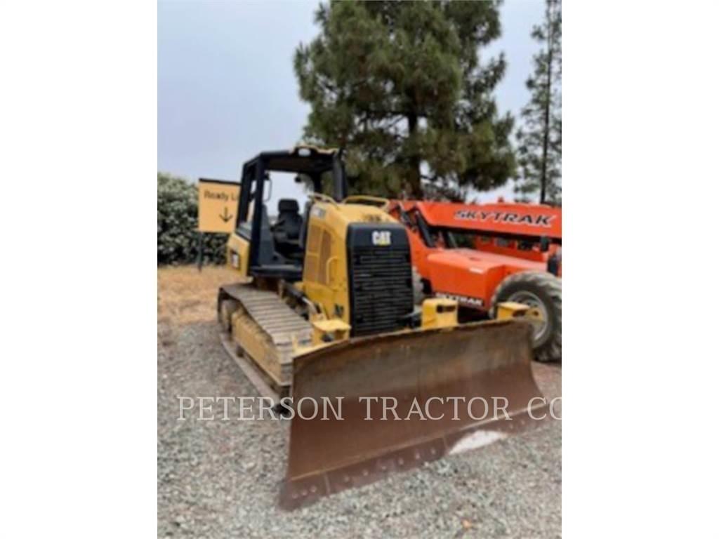 CAT D4K2 Bulldozer