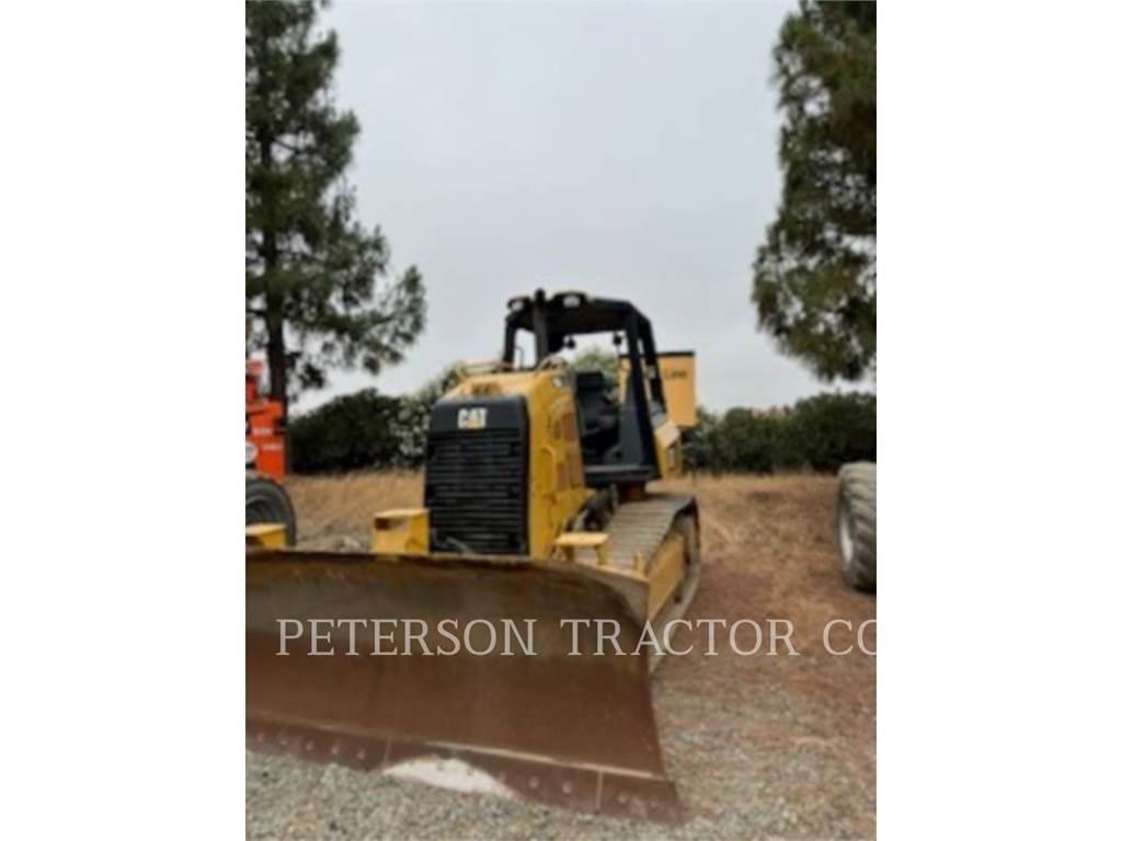 CAT D4K2 Bulldozer