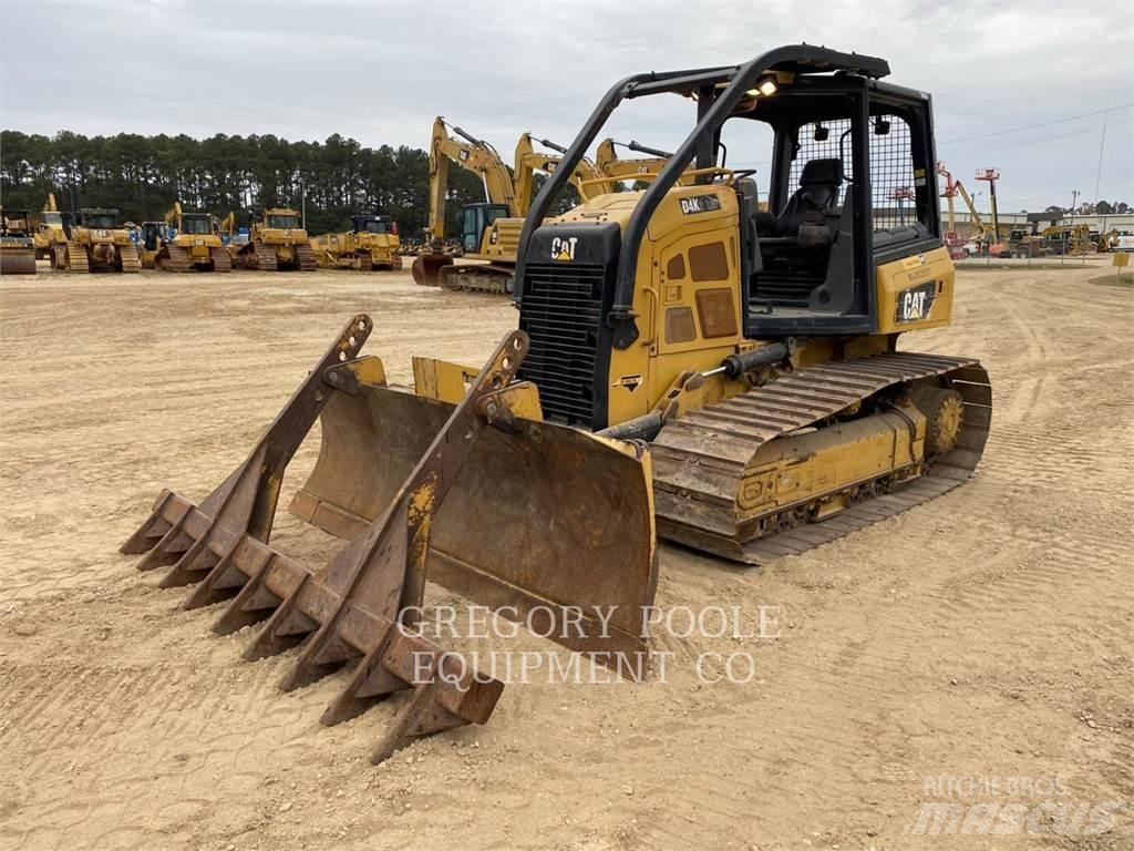 CAT D4K2LGP Bulldozer