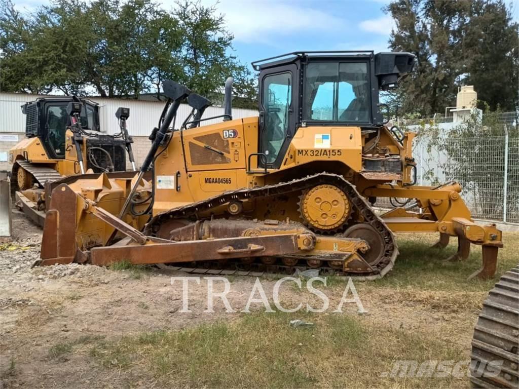 CAT D5 Bulldozer
