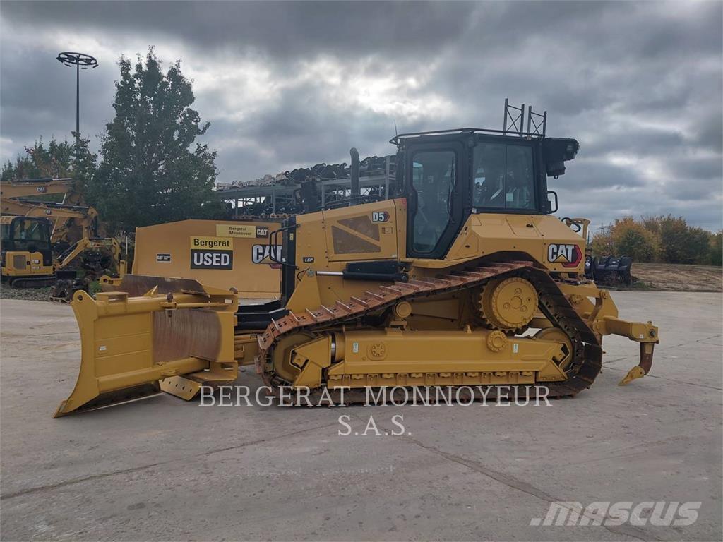 CAT D5 Bulldozer