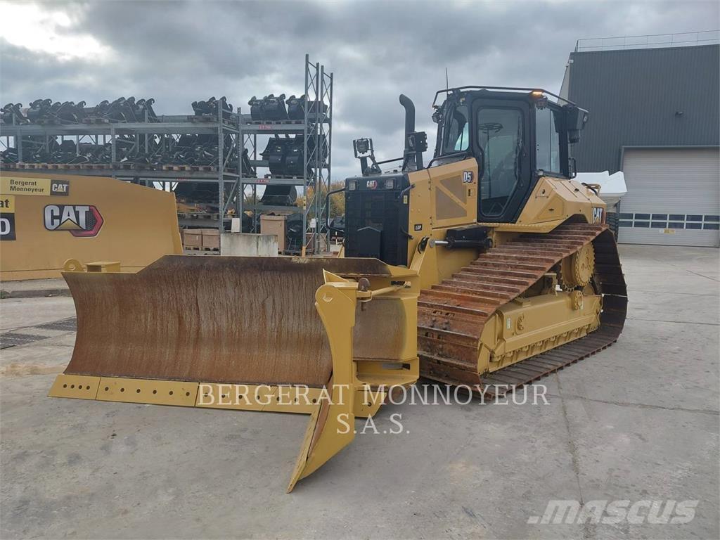 CAT D5 Bulldozer