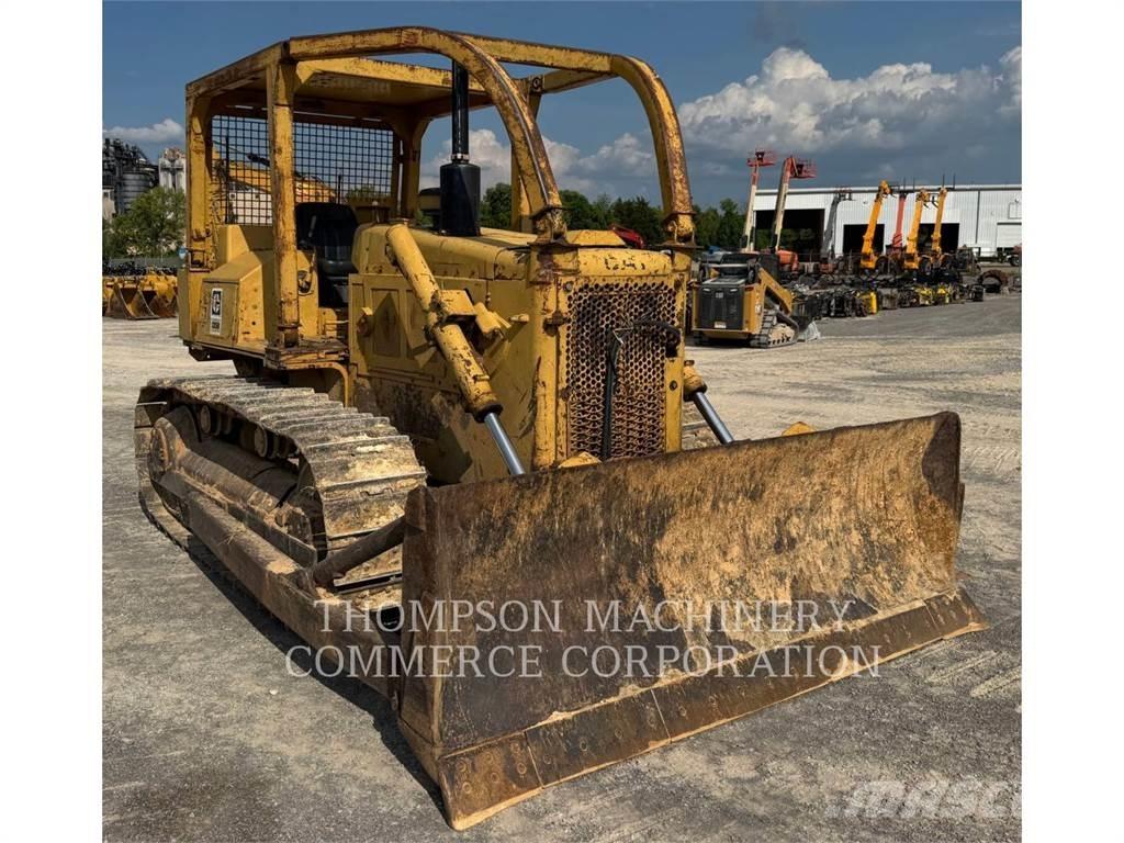 CAT D5B Bulldozer