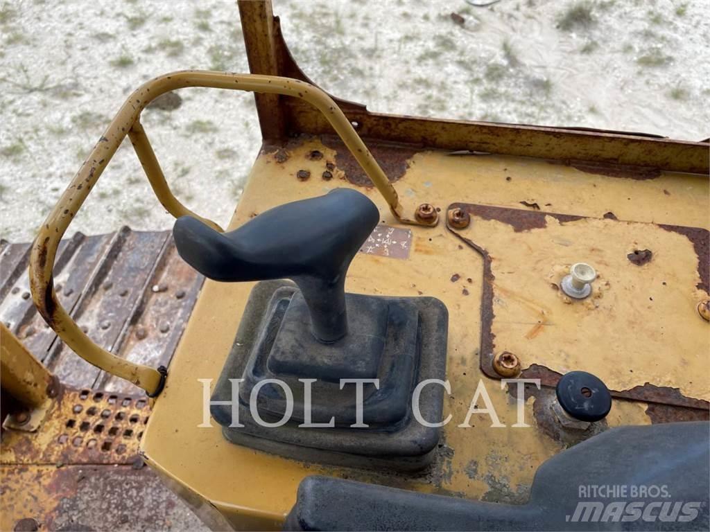 CAT D5M Bulldozer