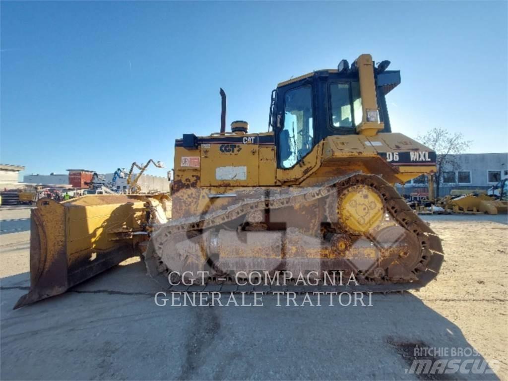 CAT D6M Bulldozer