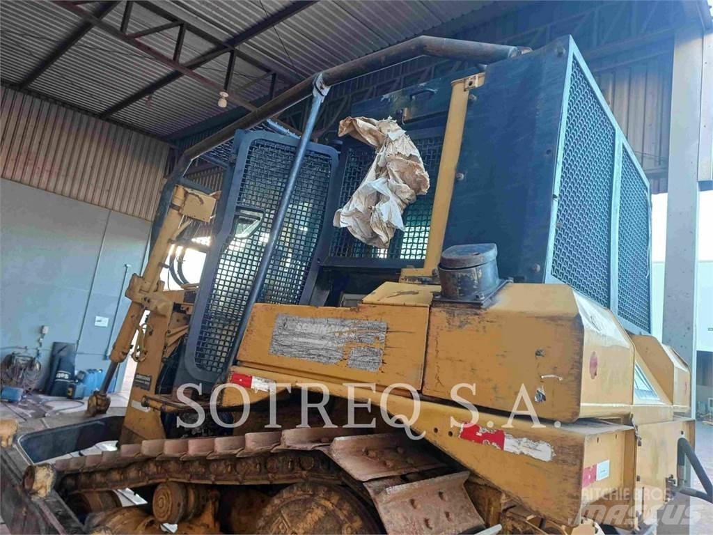 CAT D6T Bulldozer