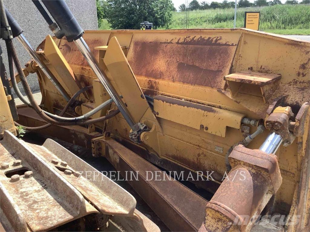 CAT D6T Bulldozer