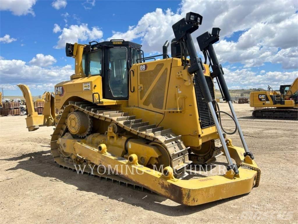 CAT D8 Bulldozer