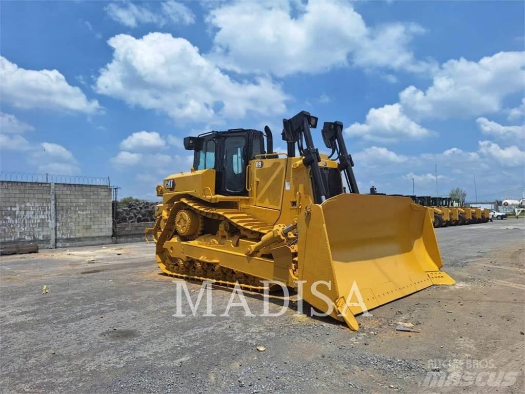 CAT D8 Bulldozer