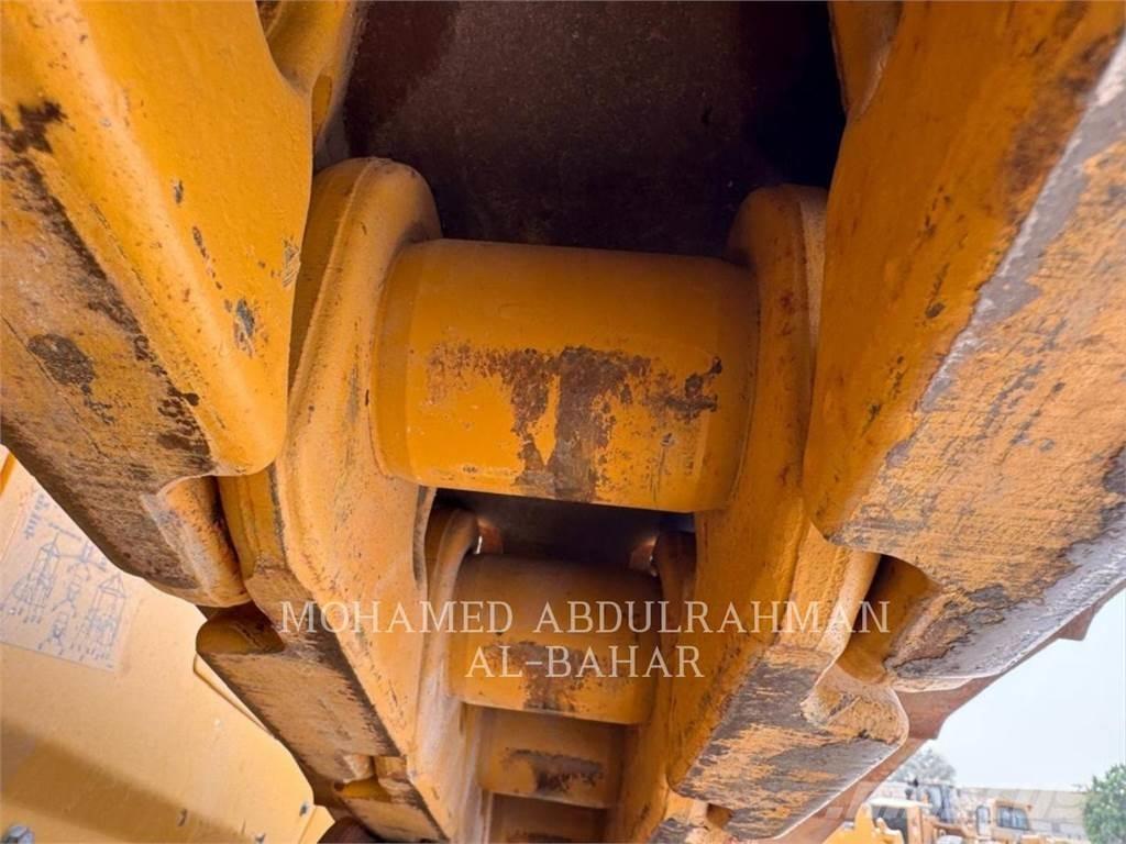 CAT D8 Bulldozer