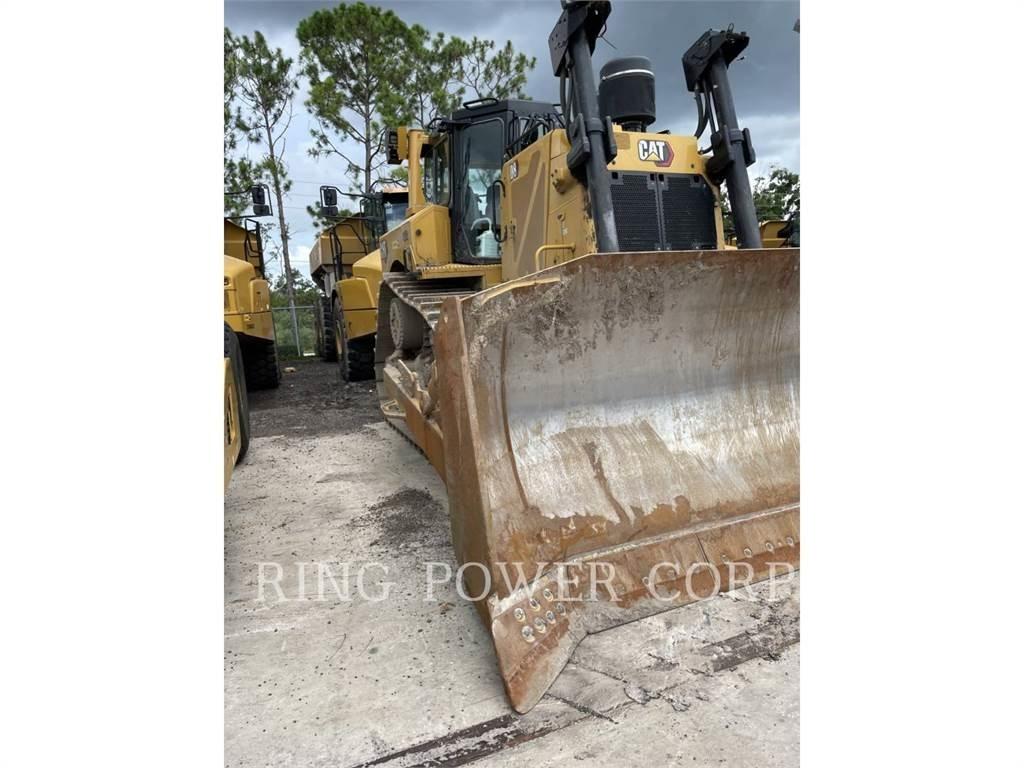 CAT D8 Bulldozer