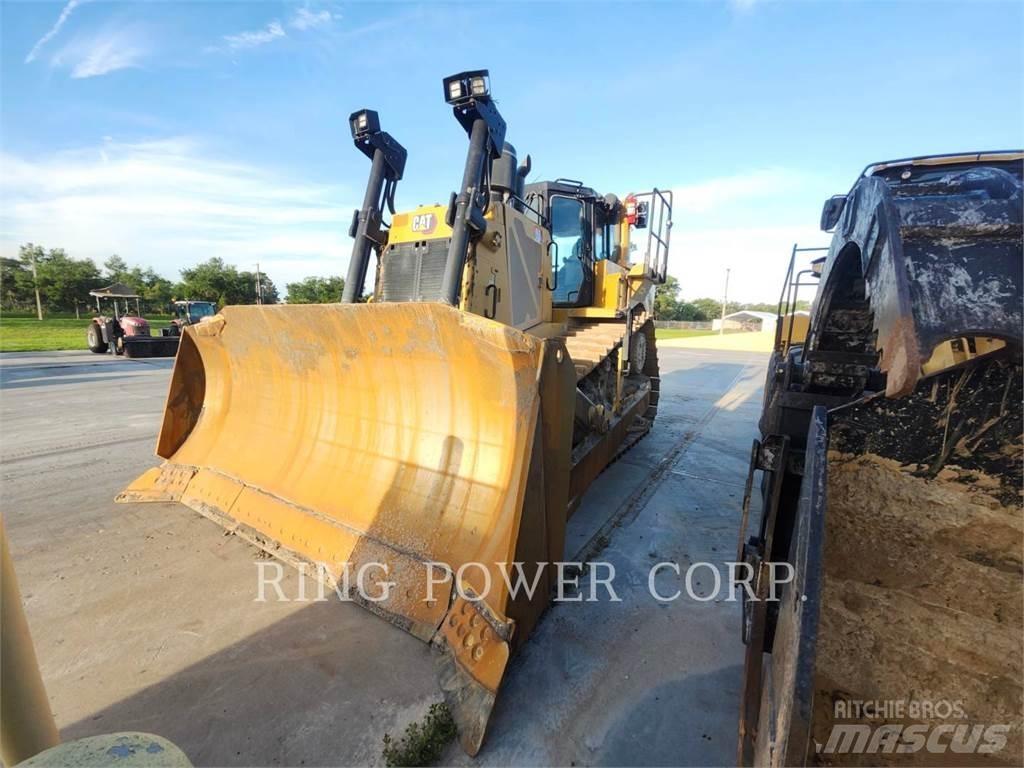 CAT D8 Bulldozer