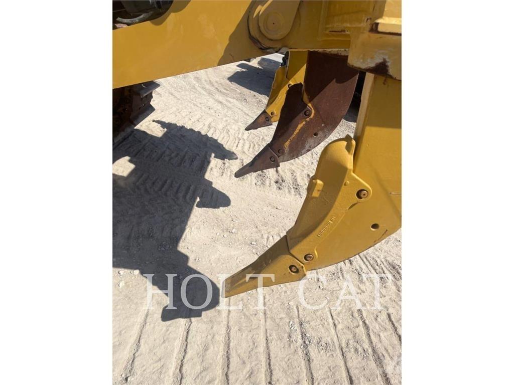 CAT D8 Bulldozer