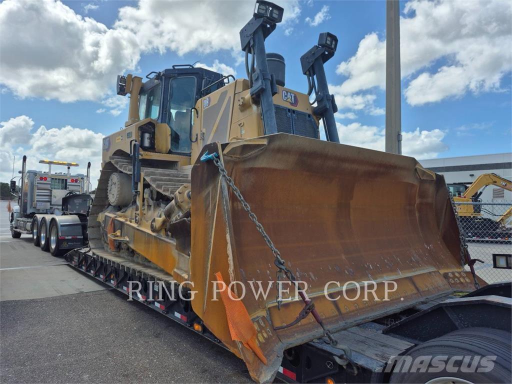 CAT D8 Bulldozer