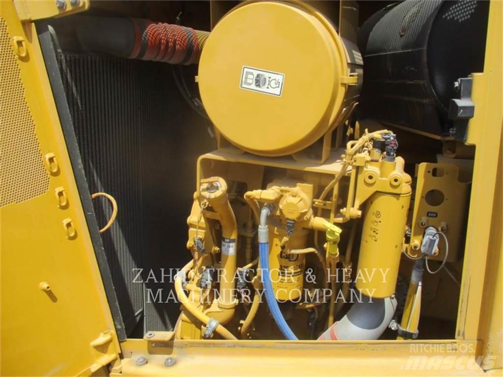 CAT D8T Bulldozer