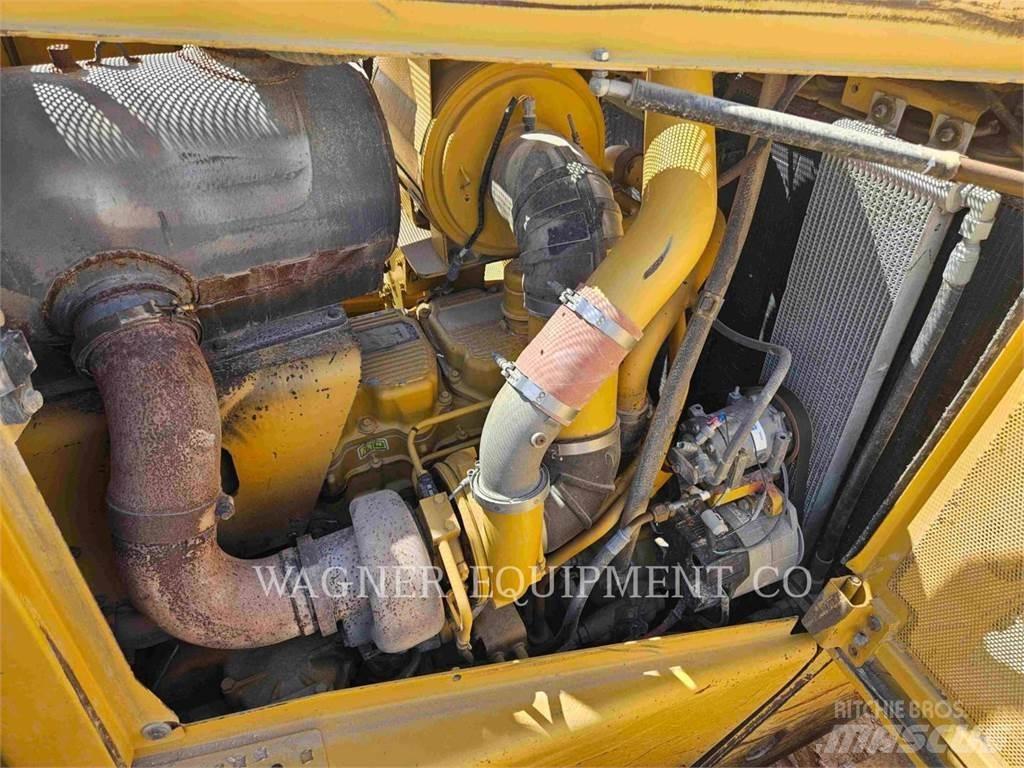 CAT D8T Bulldozer