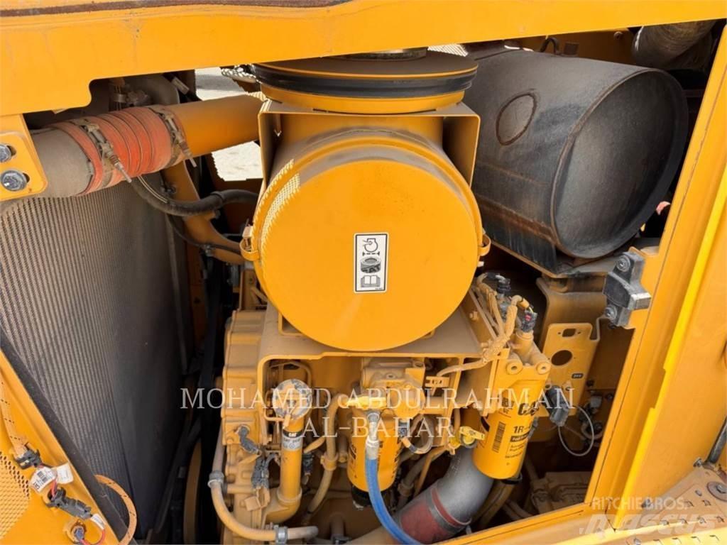 CAT D8T Bulldozer