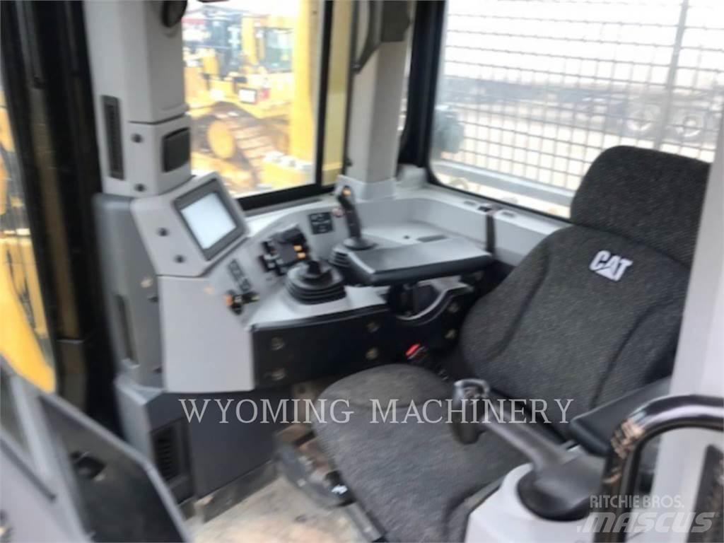 CAT D8T Bulldozer