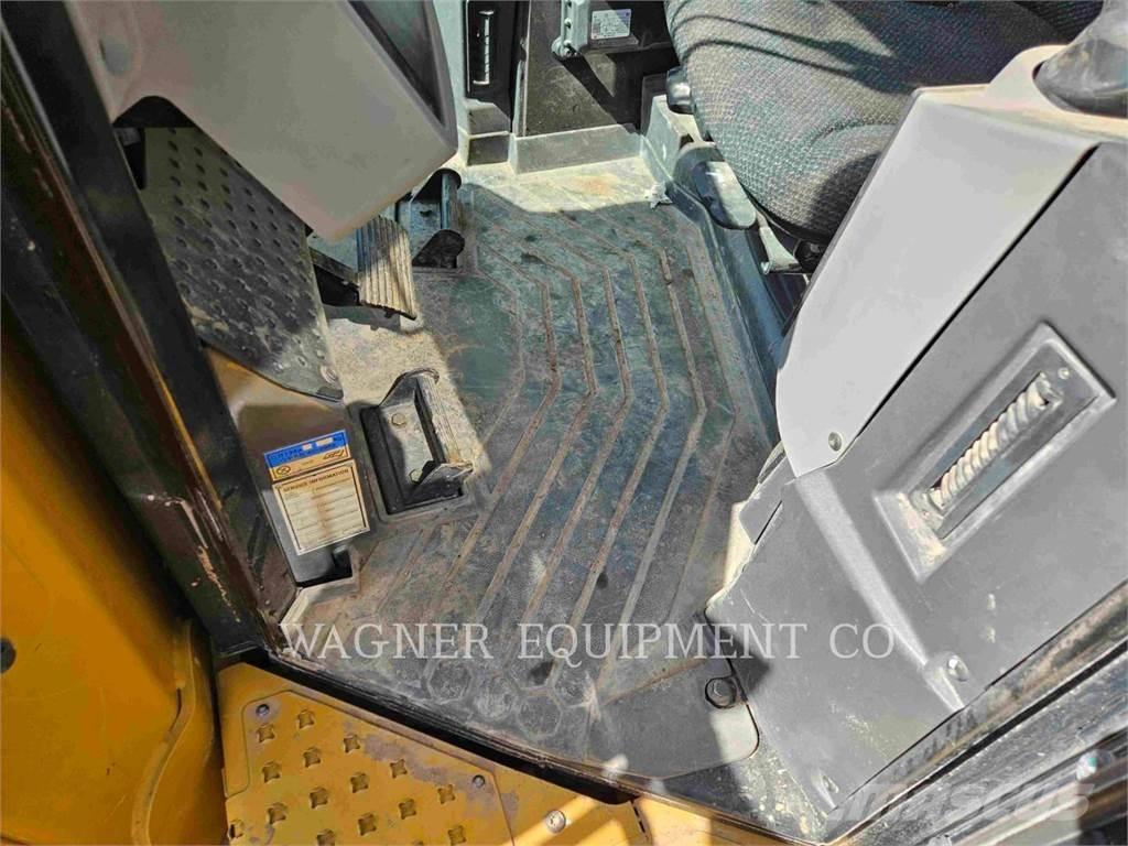CAT D8T Bulldozer