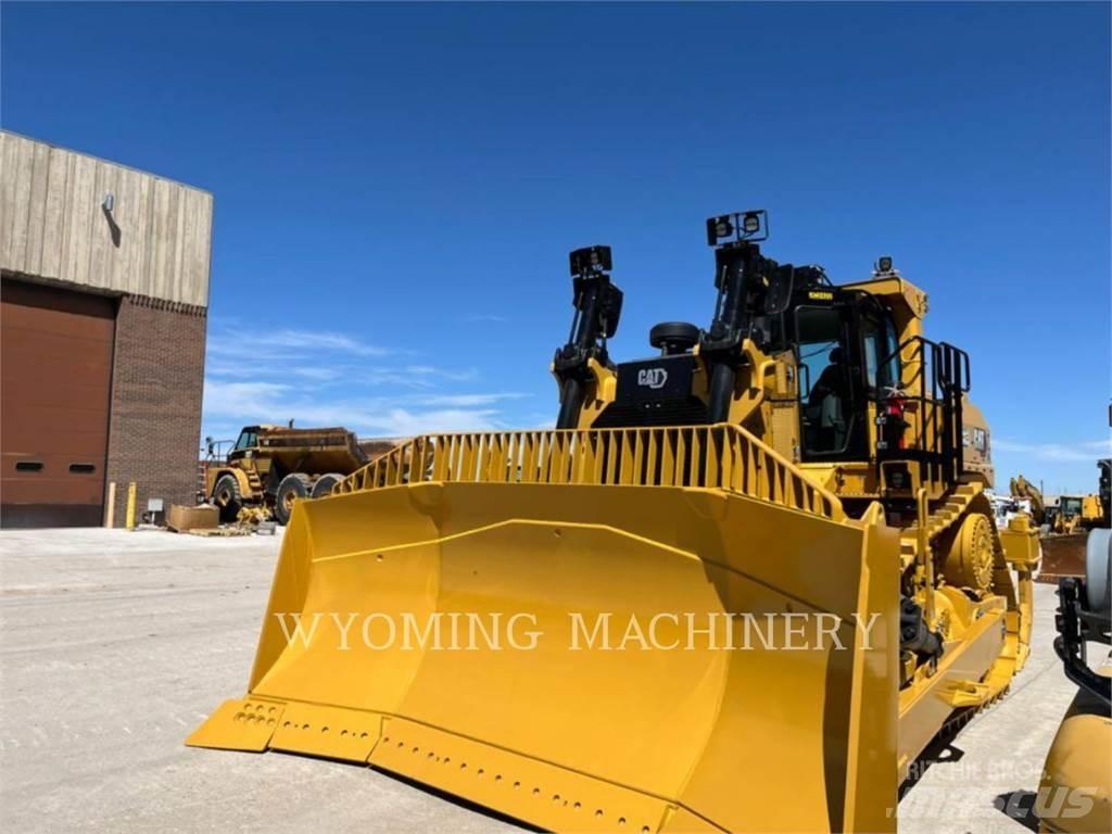CAT D9 Bulldozer