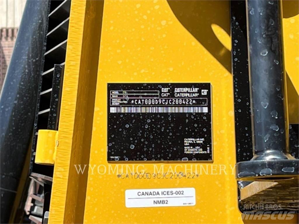 CAT D9 Bulldozer