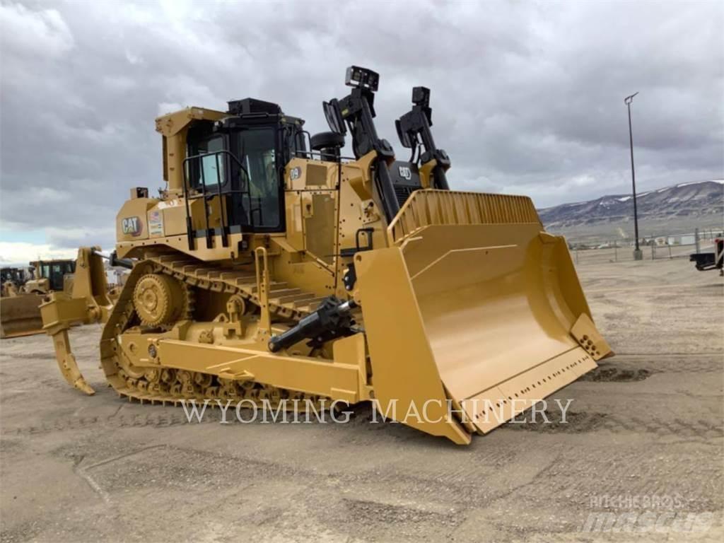CAT D9 Bulldozer