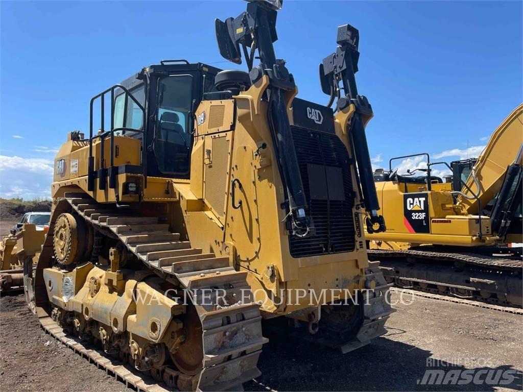 CAT D9 Bulldozer