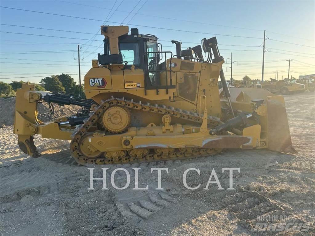 CAT D9 Bulldozer