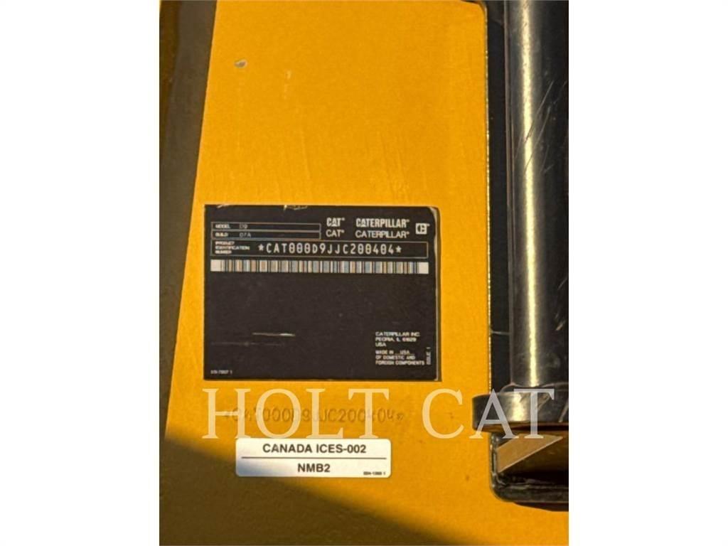 CAT D9 Bulldozer