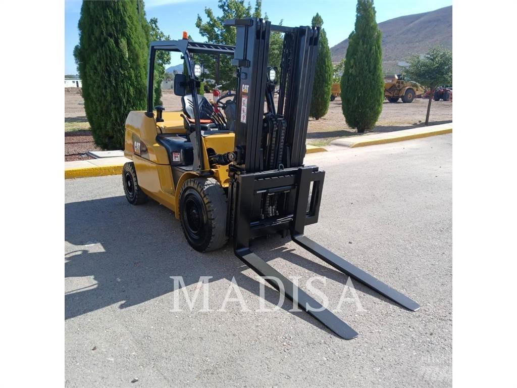 CAT LIFT TRUCKS DP50NM Diesel heftrucks