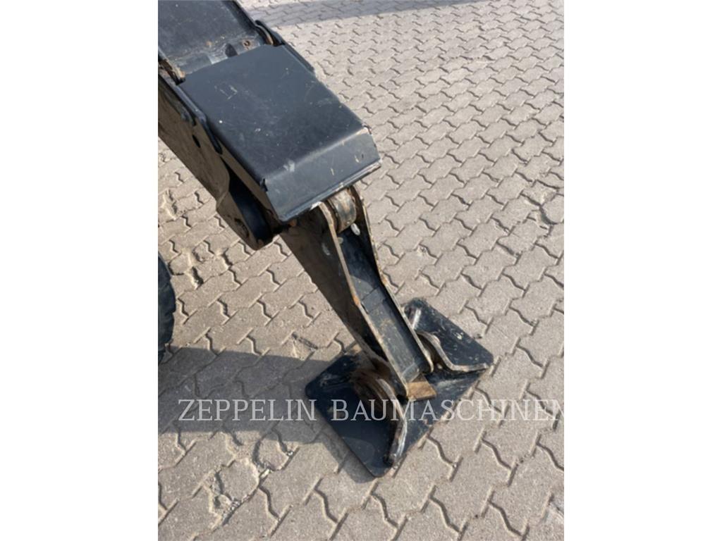 CAT MH3022-06C Abrissbagger