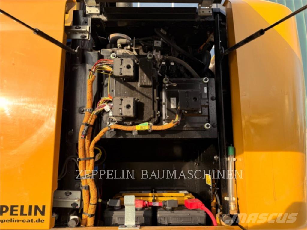 CAT MH3022-06C Abrissbagger