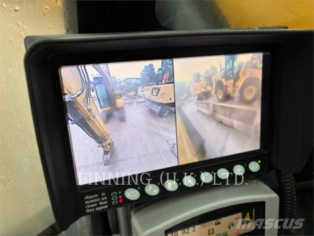 CAT MH3024 Abrissbagger