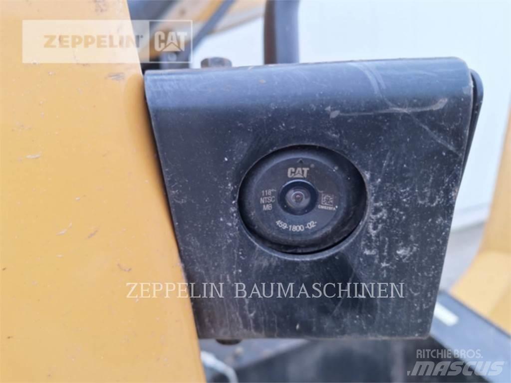 CAT MH3026-06C Abrissbagger