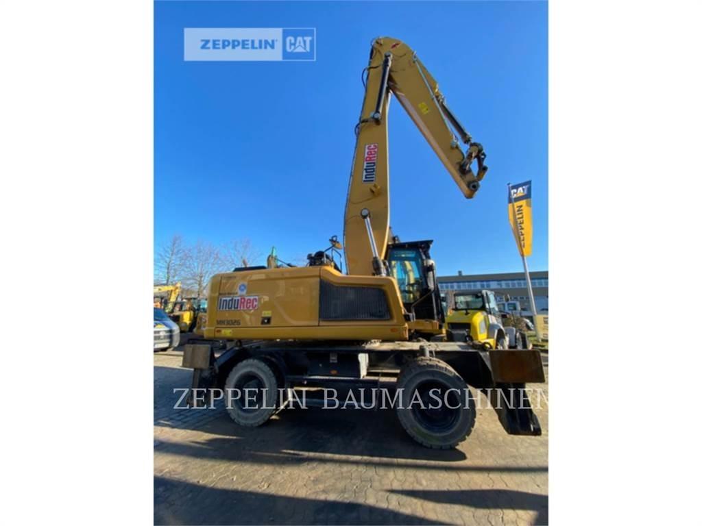 CAT MH3026-06C Abrissbagger