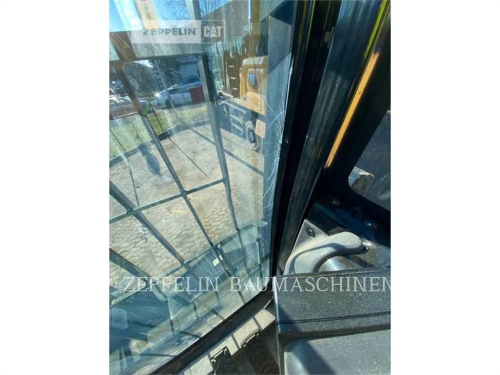 CAT MH3026-06C Abrissbagger