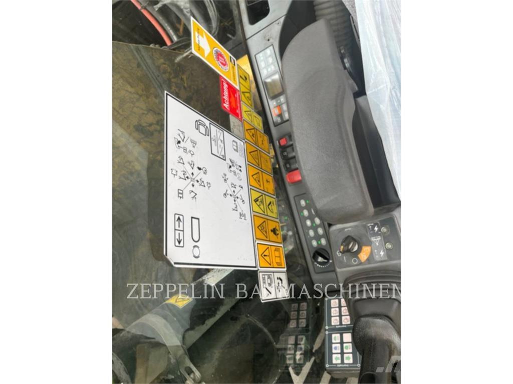 CAT MH3026-06C Abrissbagger