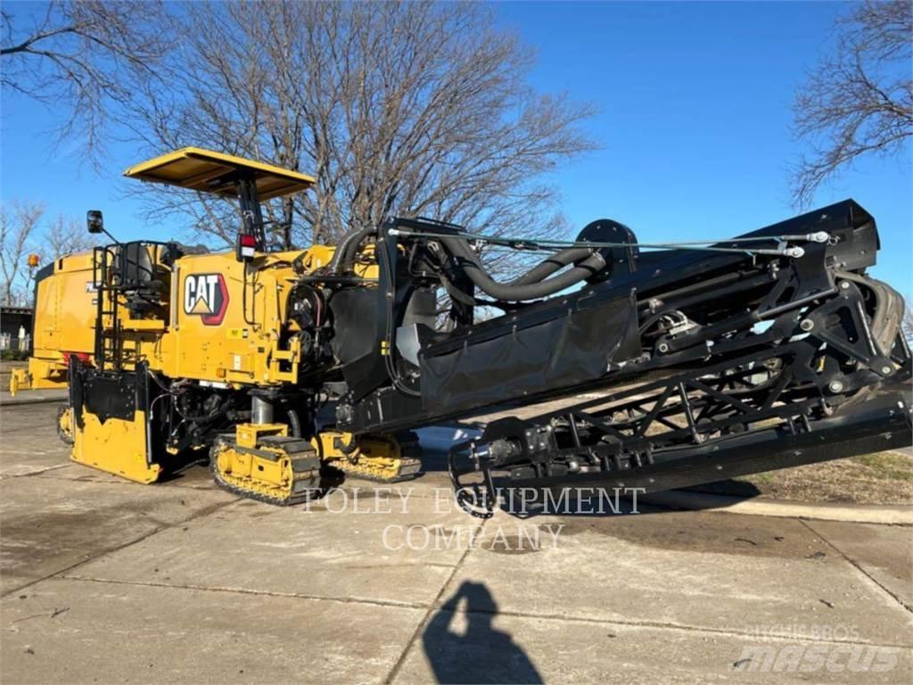 CAT PM822 Strassenfertiger
